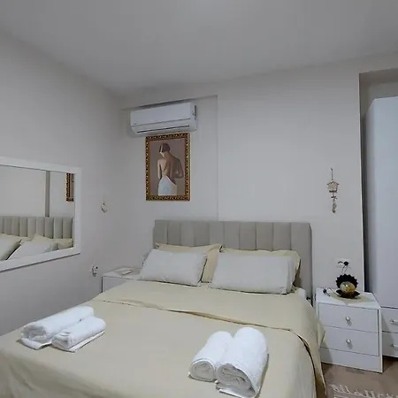 Tranquil Oasis For Two