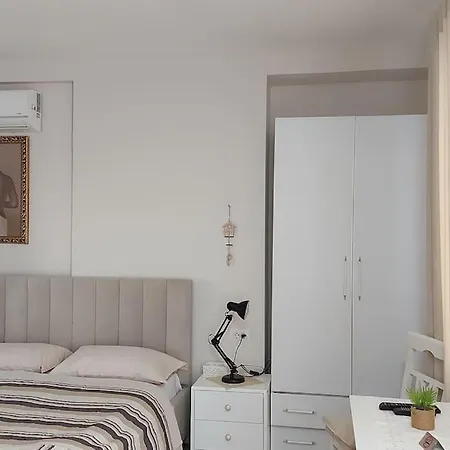 Tranquil Oasis For Two شقة فندقية Selitë e Vogël